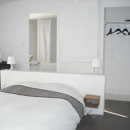 Spacieuse & Piscine Tatil Evi Saint-Bonnet-sur-Gironde